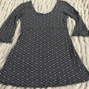 Black white floral peplum shirt XS fit & flare tunic bell sleeve scoop neck